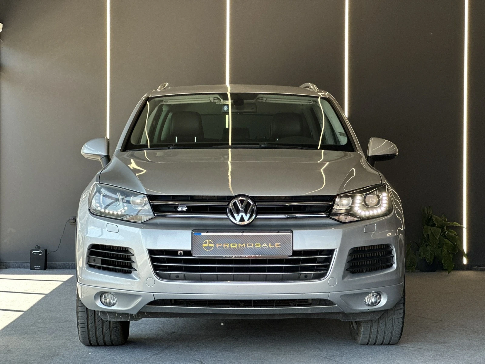 VW Touareg 3.0 TDI* R - изображение 2