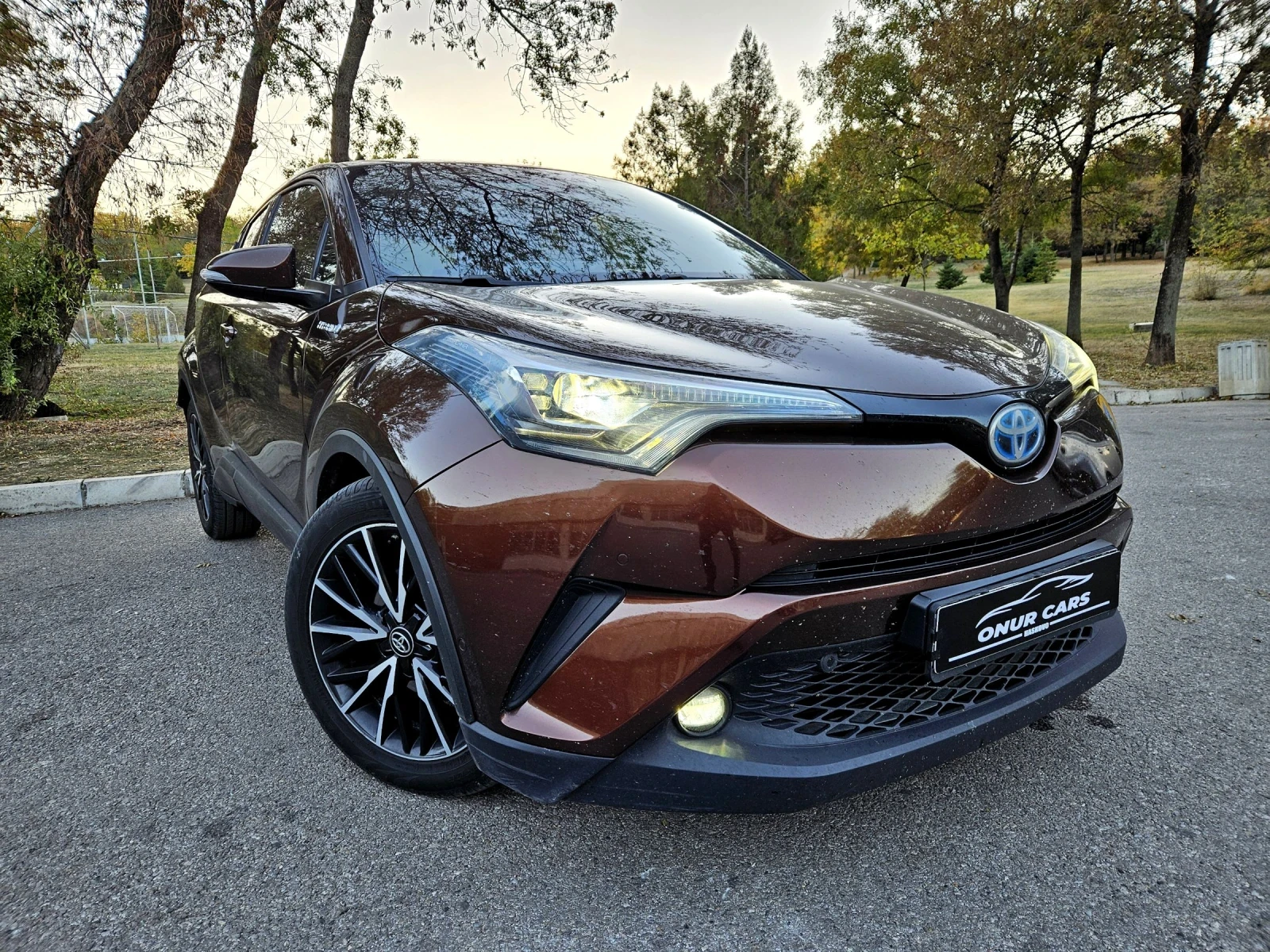 Toyota C-HR 1.8 HYBRID /ДИСТРОНИК/КАМЕРА/ПОДГРЕВ/KEYLESS/FULL - изображение 3