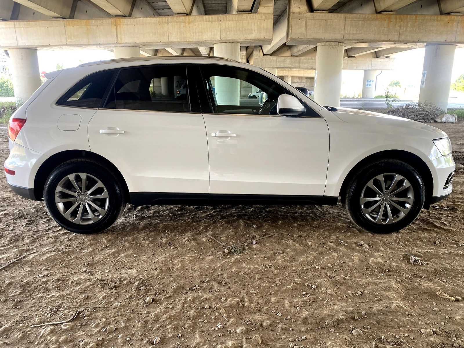 Audi Q5 2.0TDI 177к.с -Exclusive-Топ състояние - изображение 5