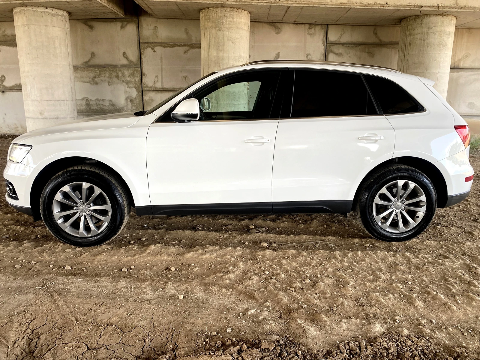 Audi Q5 2.0TDI 177к.с -Exclusive-Топ състояние - изображение 2