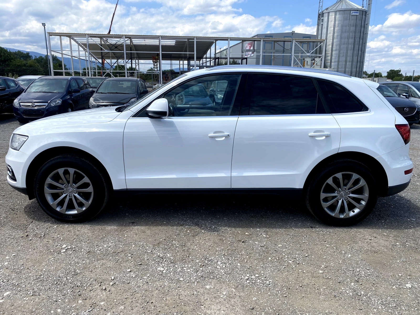 Audi Q5 2.0TDI 177к.с -Exclusive-Топ състояние - изображение 2
