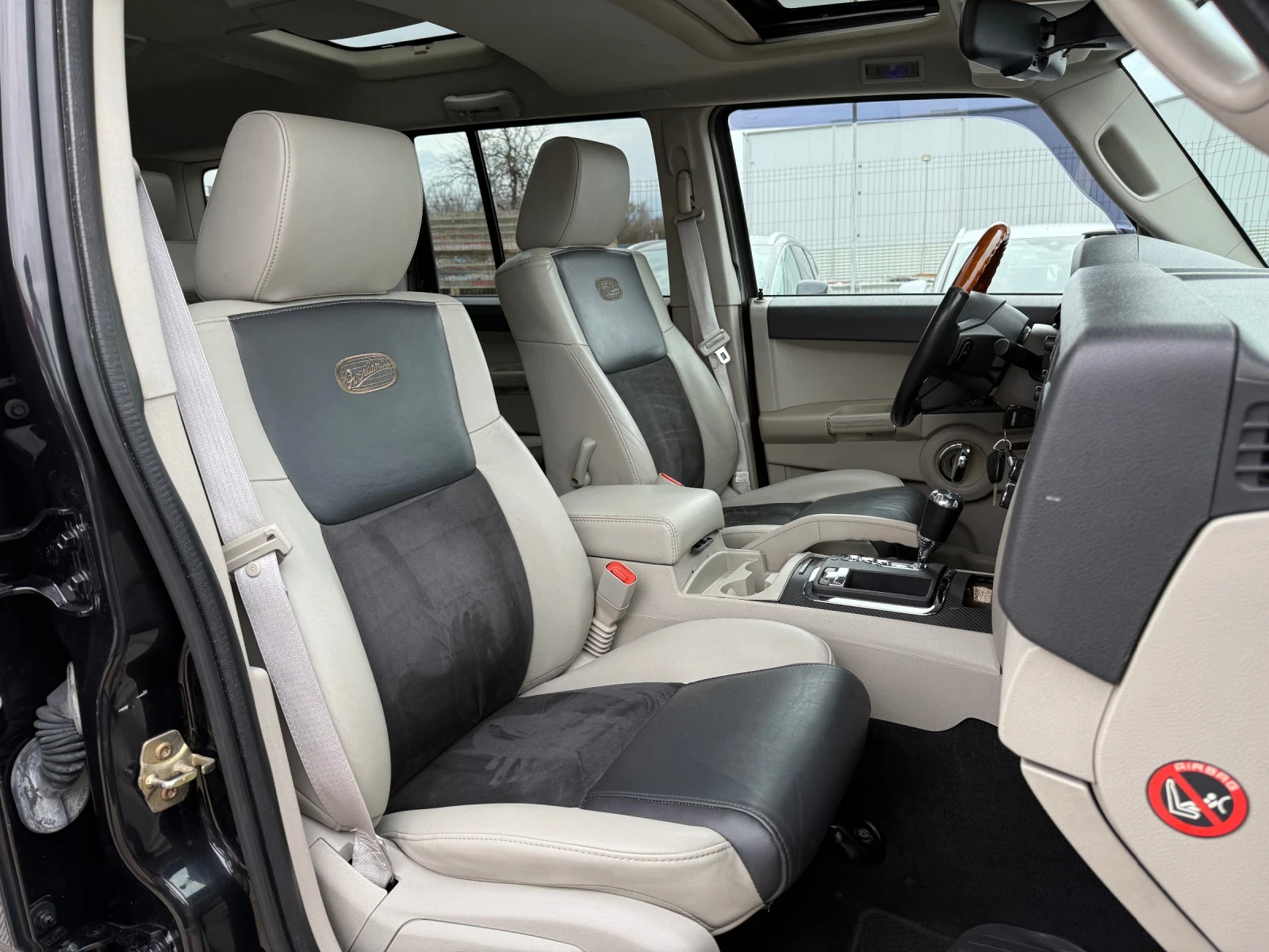 Jeep Commander 3.0crdi OFF ROAD 267x.km, снимка 10 - Автомобили и джипове - 54041141