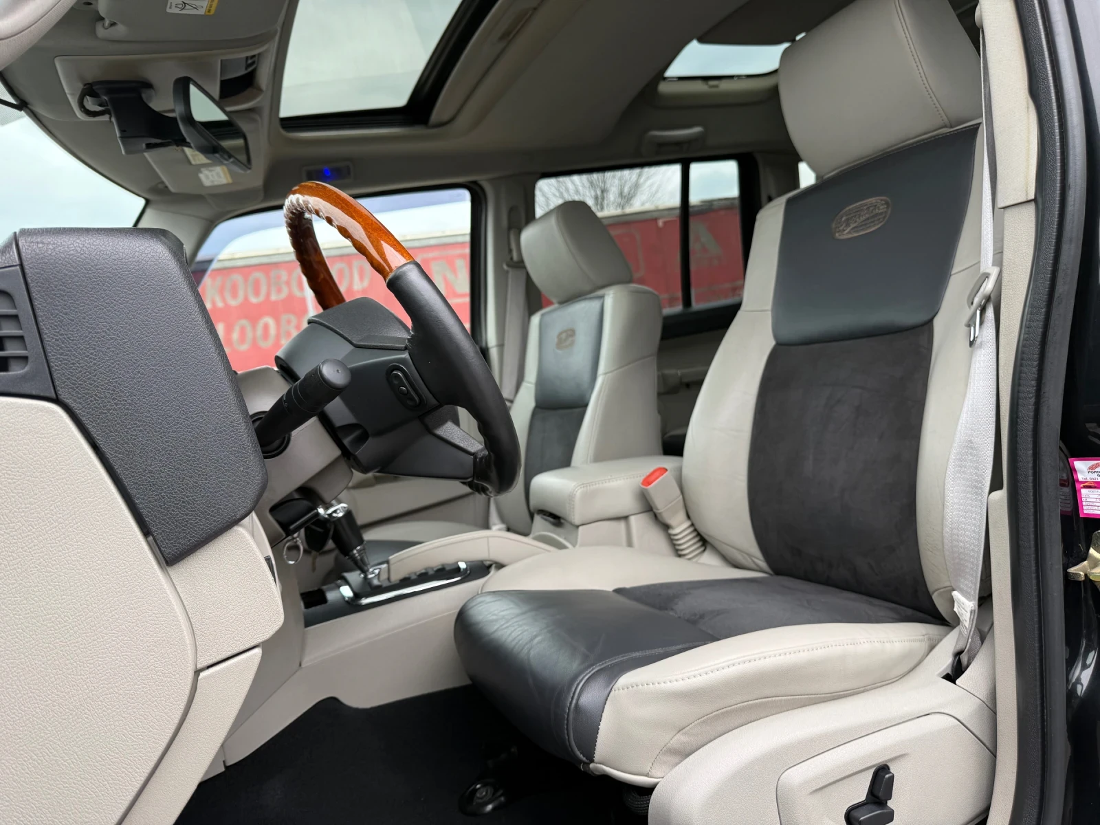 Jeep Commander 3.0crdi OFF ROAD 267x.km, снимка 13 - Автомобили и джипове - 54041141