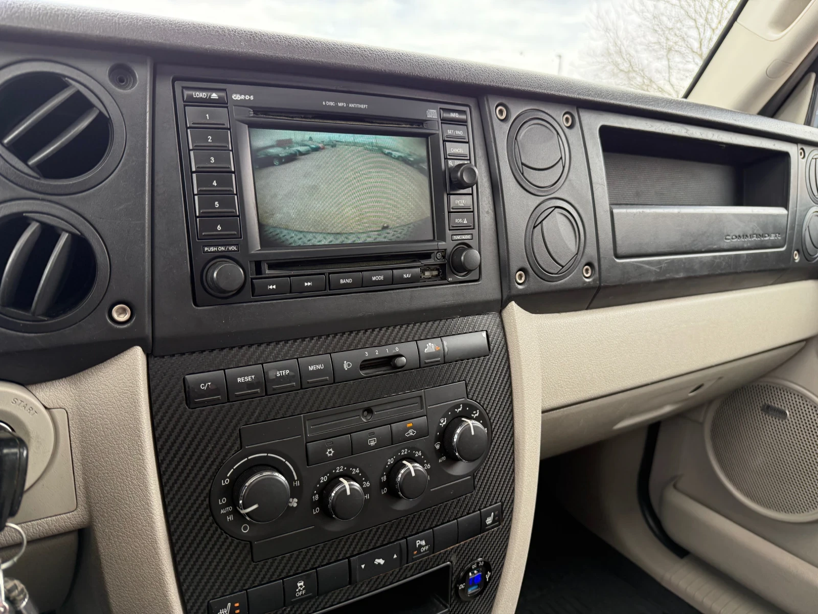 Jeep Commander 3.0crdi OFF ROAD 267x.km, снимка 15 - Автомобили и джипове - 54041141