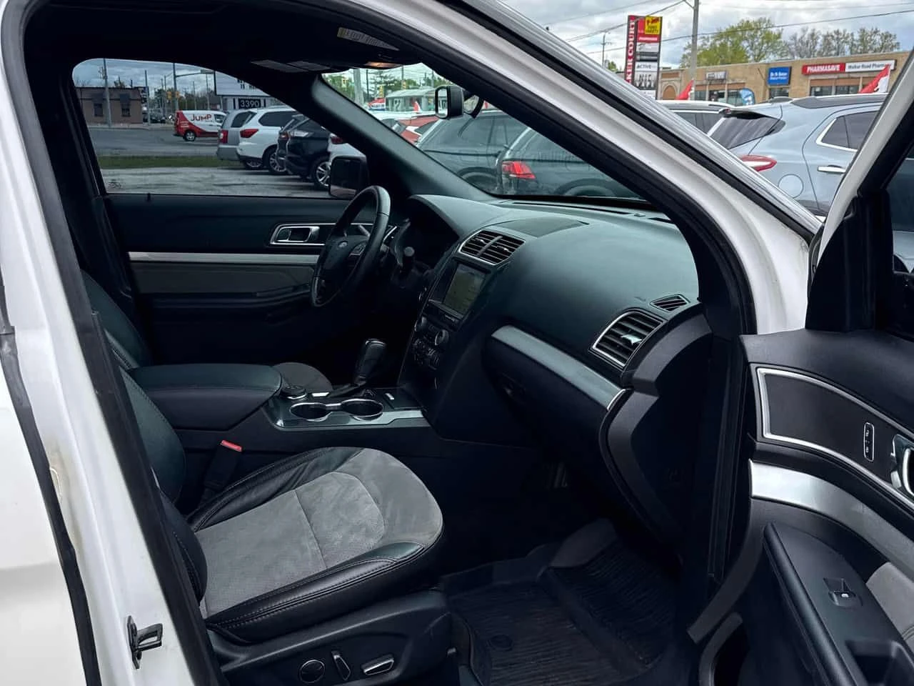 Ford Explorer * XLT * ПОДГРЕВ * ПАНОРАМА * ПРЕДСТАВИТЕЛСТВО, снимка 10 - Автомобили и джипове - 54398354