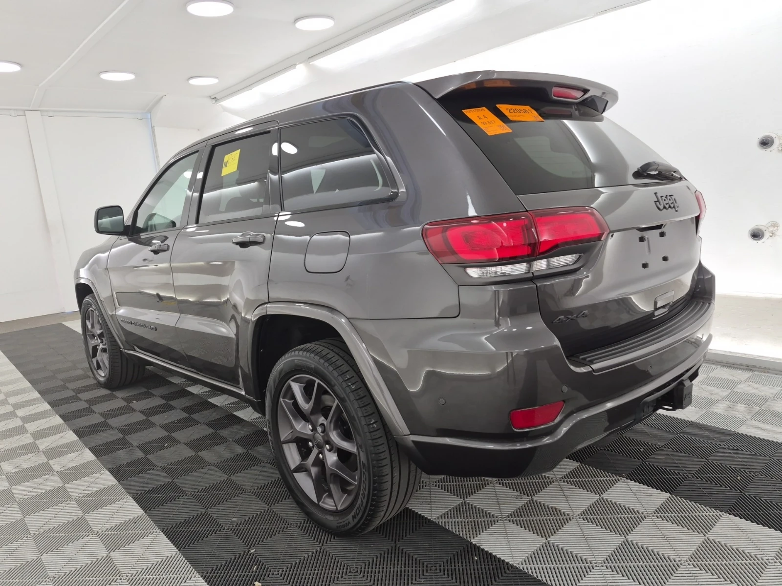 Jeep Grand cherokee 80TH ANNIVERSARY EDITION * CARFAX * Цена до БГ * , снимка 4 - Автомобили и джипове - 54422732