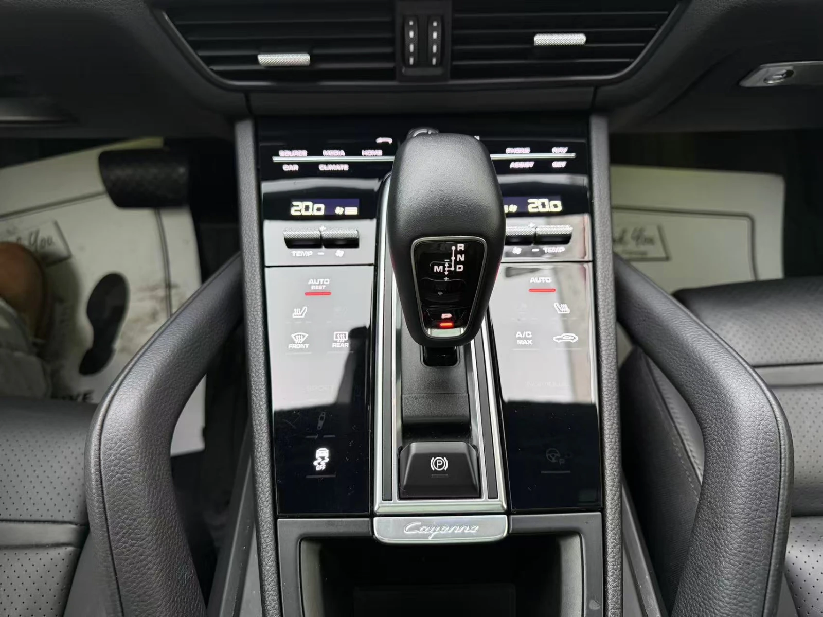 Porsche Cayenne * * CARFAX * * АВТО КРЕДИТ * * Цена до БГ * * , снимка 12 - Автомобили и джипове - 54529027