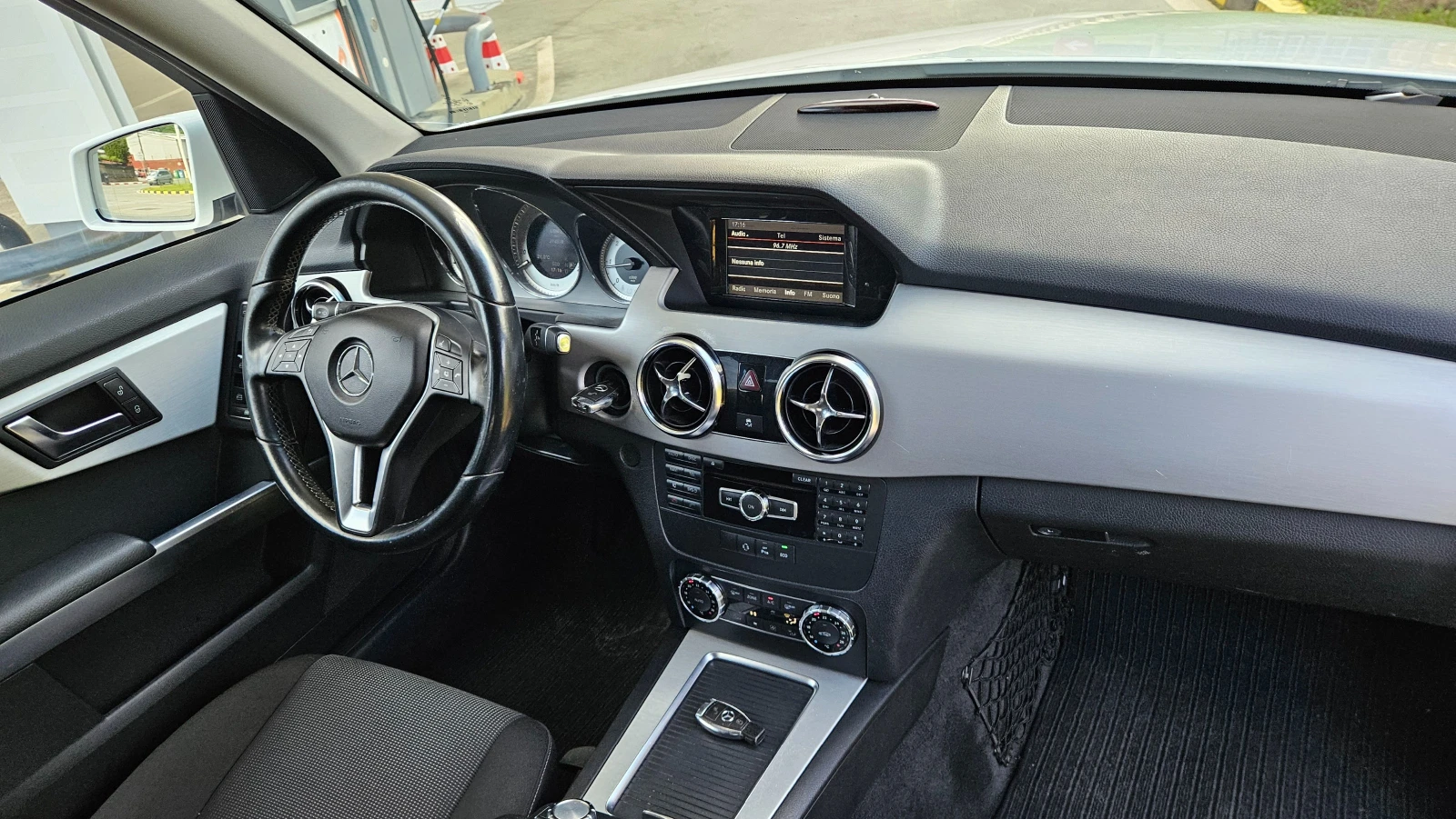 Mercedes-Benz GLK 2.2 Cdi Facelift/Avtomat/Navigacia/Top sustoqnie, снимка 10 - Автомобили и джипове - 54701148