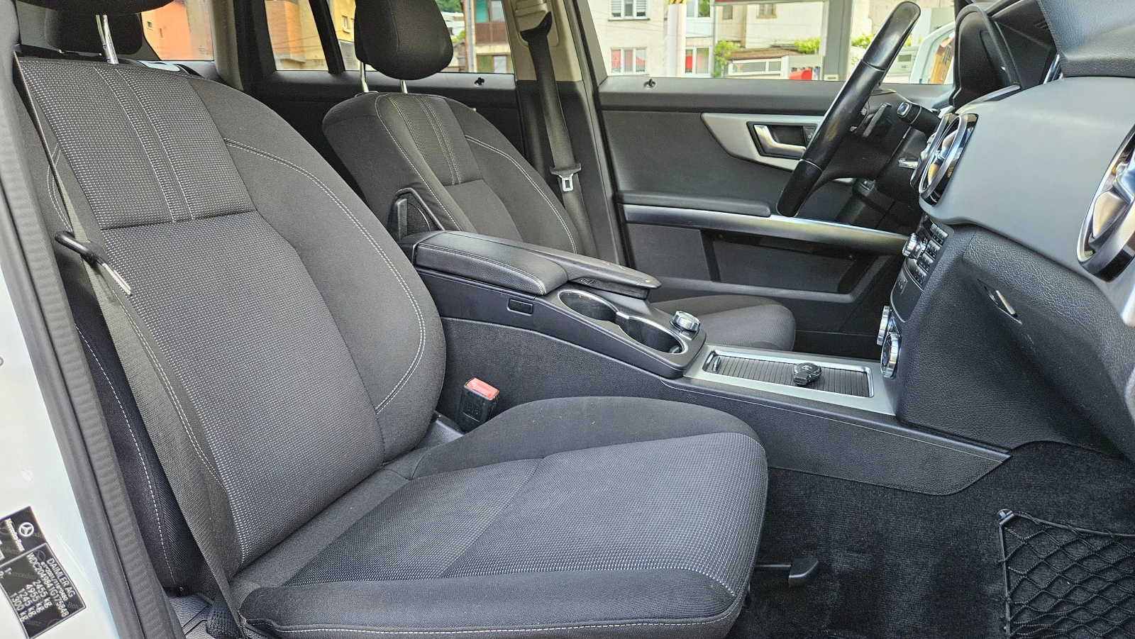 Mercedes-Benz GLK 2.2 Cdi Facelift/Avtomat/Navigacia/Top sustoqnie, снимка 12 - Автомобили и джипове - 54701148