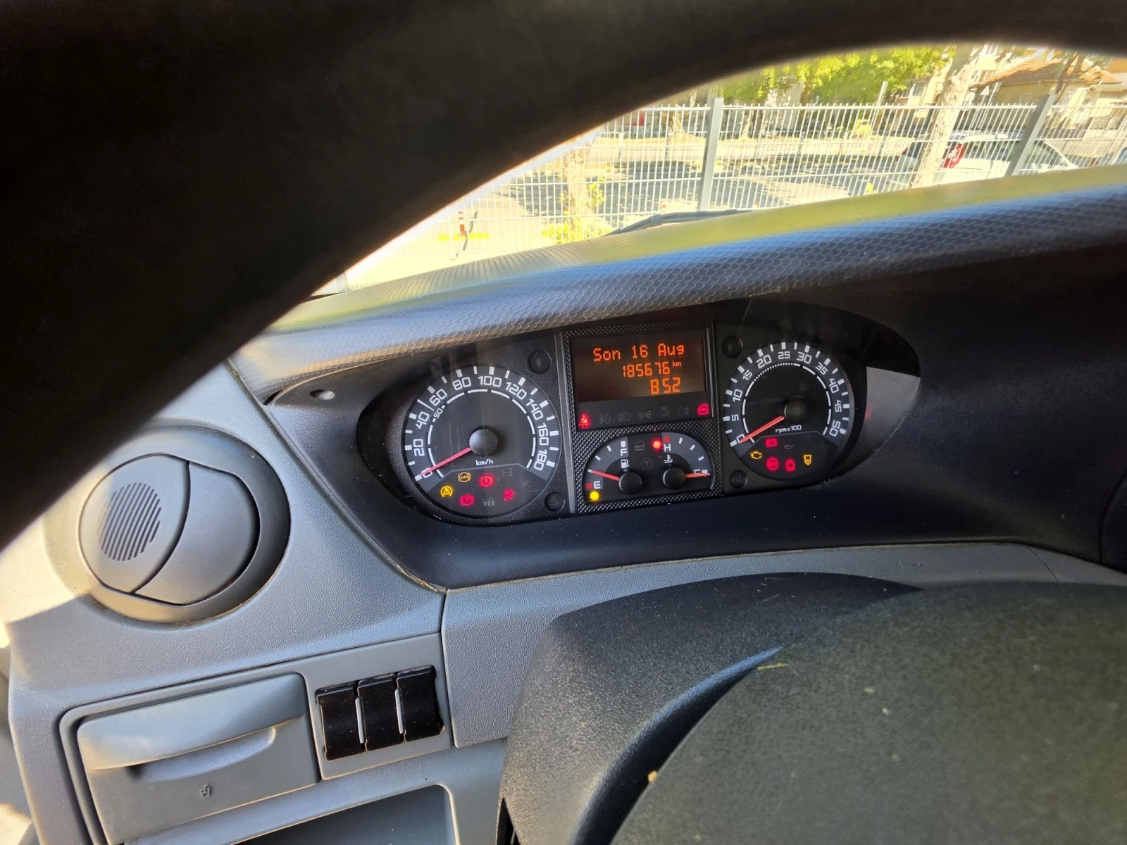 Iveco 35c15 3.0НРI швейцарски, снимка 15 - Бусове и автобуси - 55677920