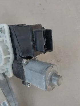 82460J9010   стъклоповдигач с моторче / предна дясна врата за HYUNDAI KONA 82460-J9010, снимка 6