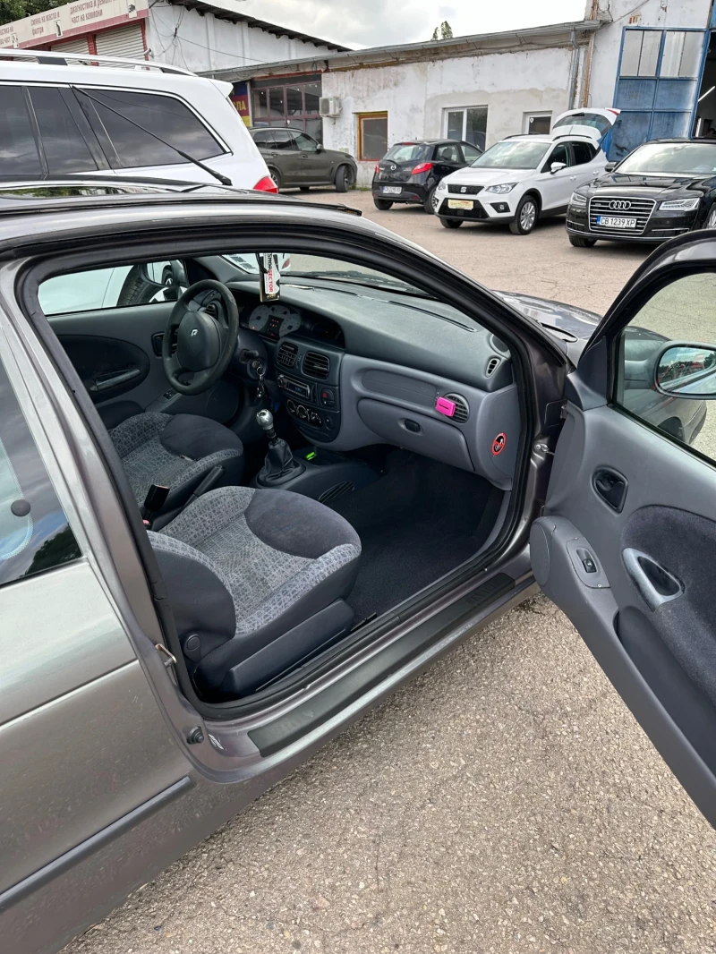 Renault Megane 1.6 газ/бензин , снимка 5 - Автомобили и джипове - 47056391