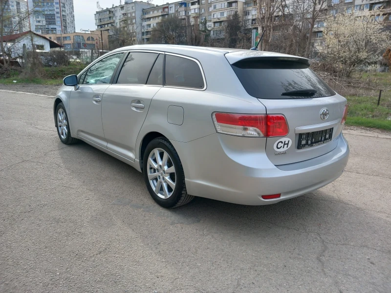 Toyota Avensis 2.0 i, снимка 7 - Автомобили и джипове - 49597009