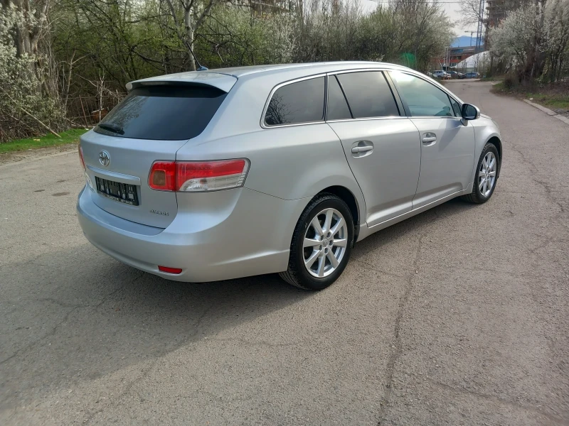 Toyota Avensis 2.0 i, снимка 5 - Автомобили и джипове - 49597009