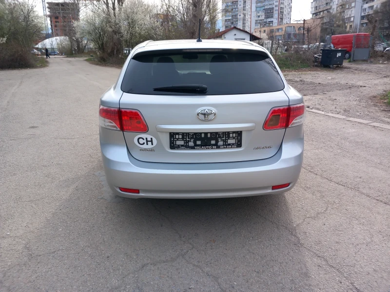 Toyota Avensis 2.0 i, снимка 6 - Автомобили и джипове - 49597009