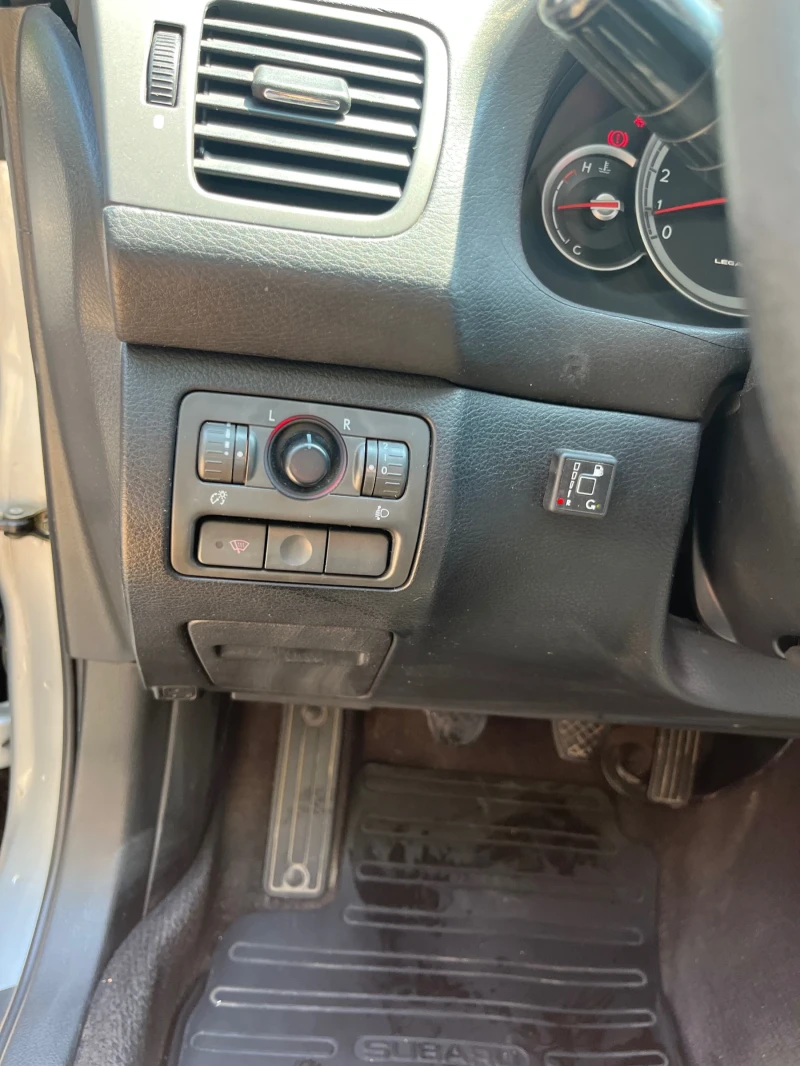 Subaru Legacy 2.0R, снимка 9 - Автомобили и джипове - 52244005