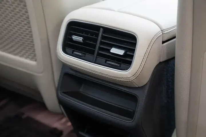 Mercedes-Benz GLE 450 PREMIUM PACKAGE * 8 МЕСТЕН * CARFAX * АВТО КРЕДИТ, снимка 16 - Автомобили и джипове - 54905396