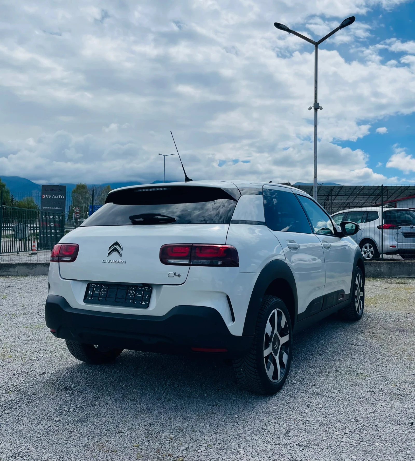 Citroen C4 Cactus 1.2 е-THP АВТОМАТИК* Панорама* Камера* Реални км - изображение 5