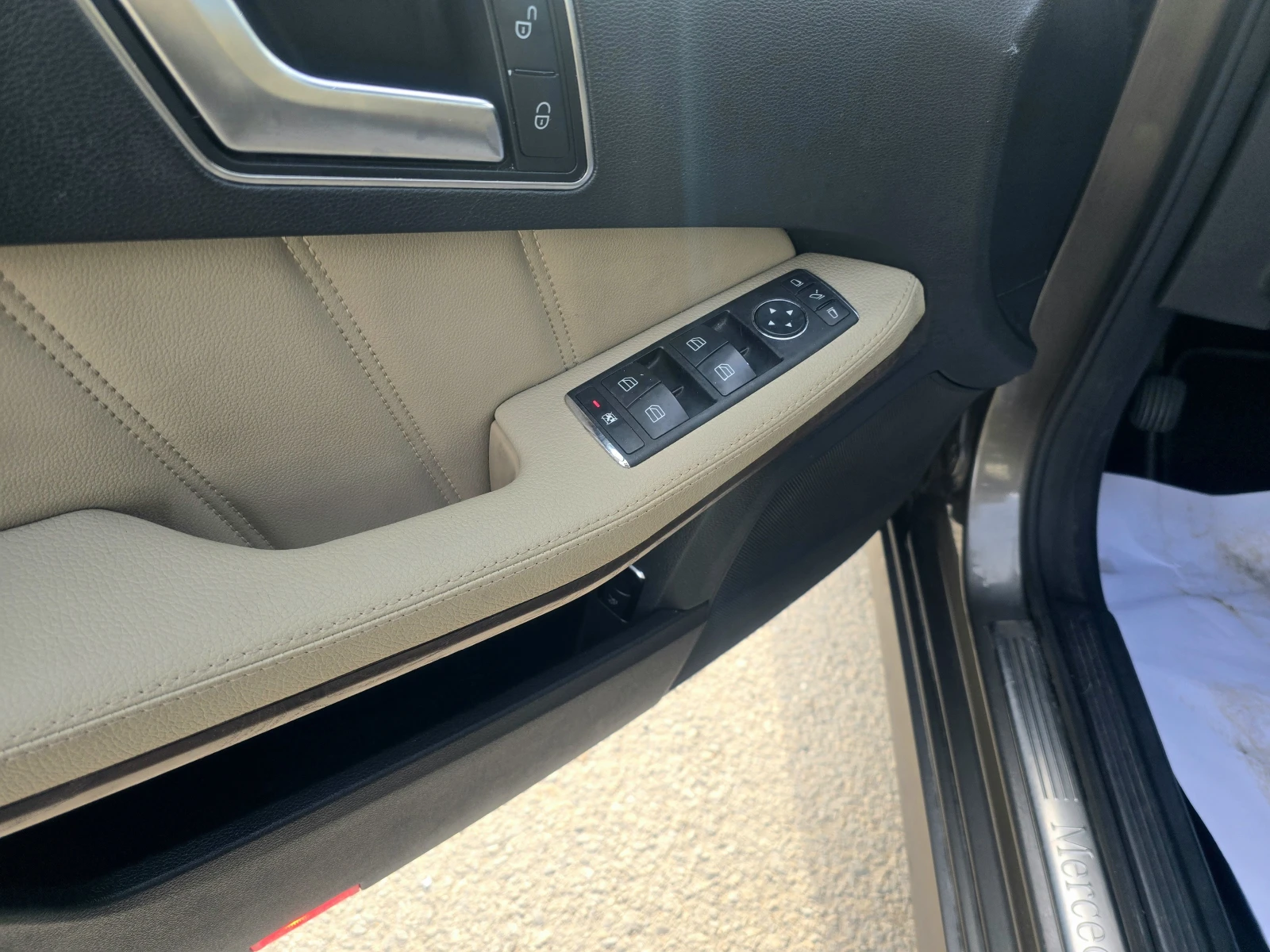 Mercedes-Benz E 350 КАТО НОВ/DISTRONIC/4MATIC/265hp - изображение 7