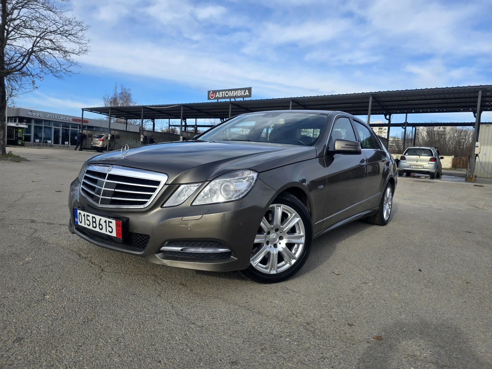Mercedes-Benz E 350 КАТО НОВ/DISTRONIC/4MATIC/265hp - изображение 3