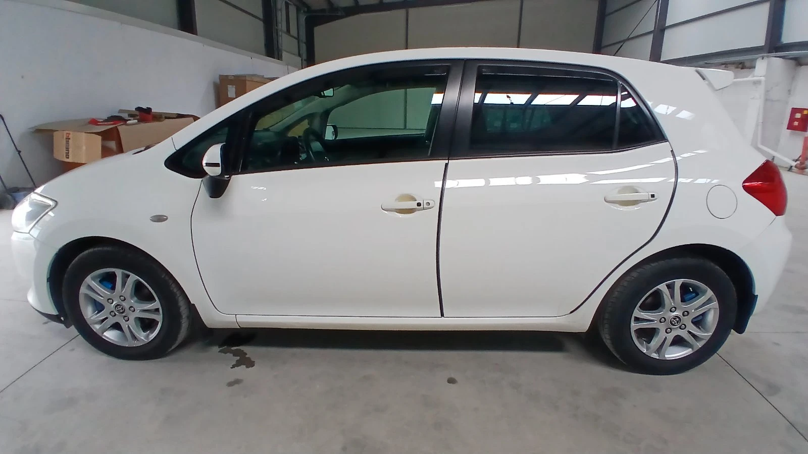 Toyota Auris Евро-4 - изображение 4