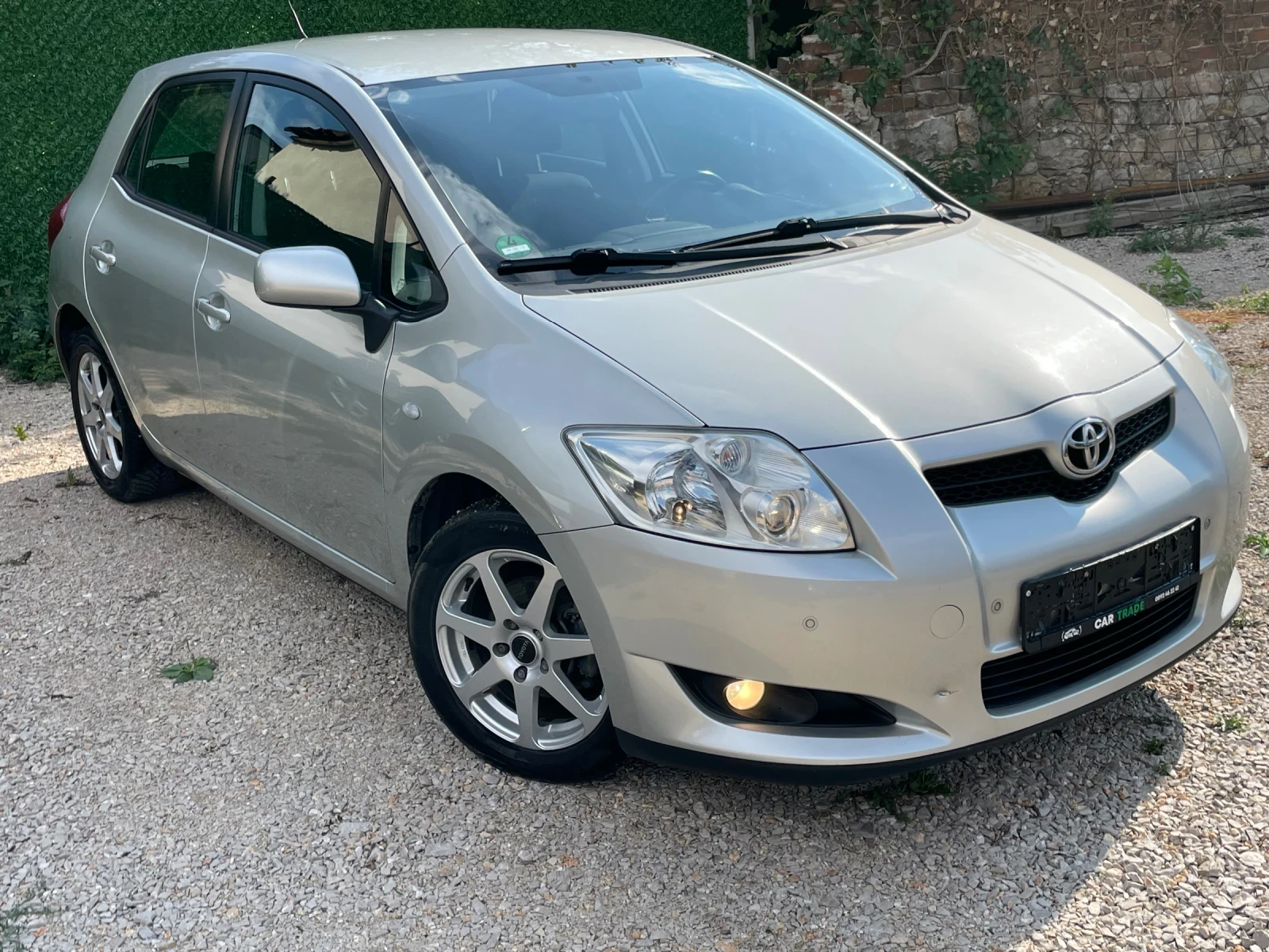 Toyota Auris 1.6i/АВТОМАТ/168.000км/СЕРВИЗНА ИСТ./УНИКАТ - изображение 3