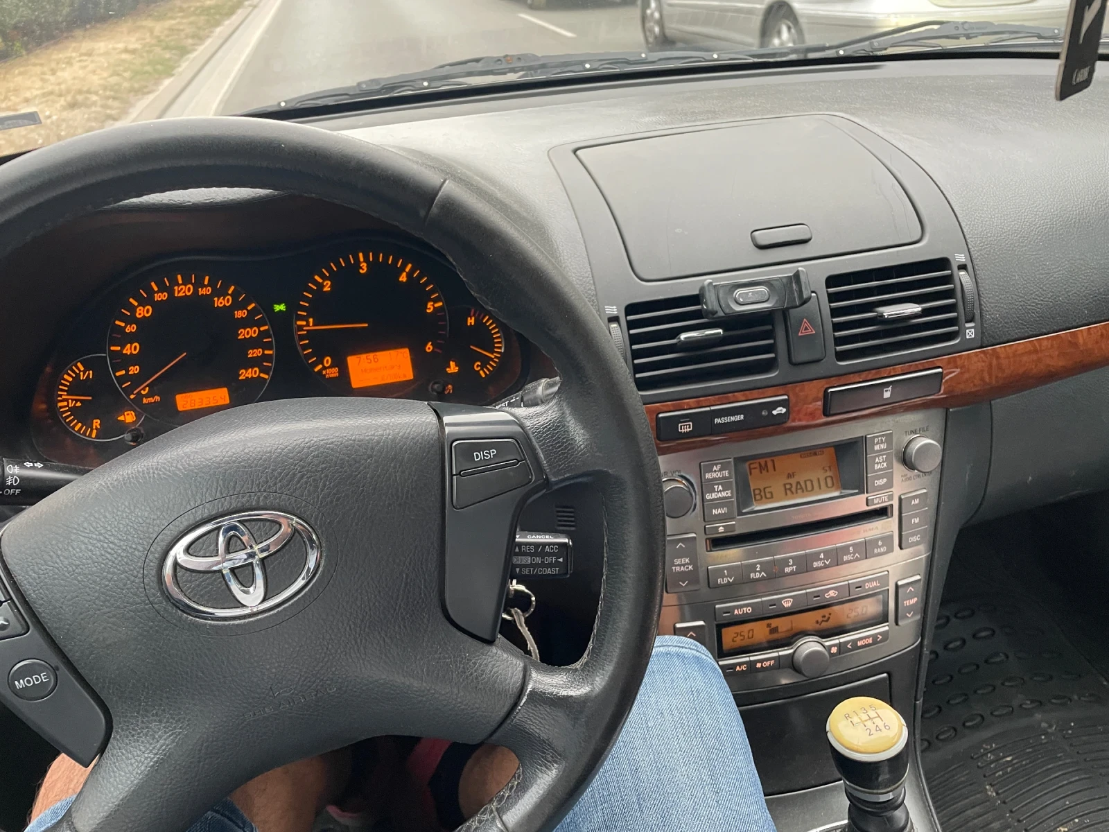 Toyota Avensis 2.2  - изображение 5