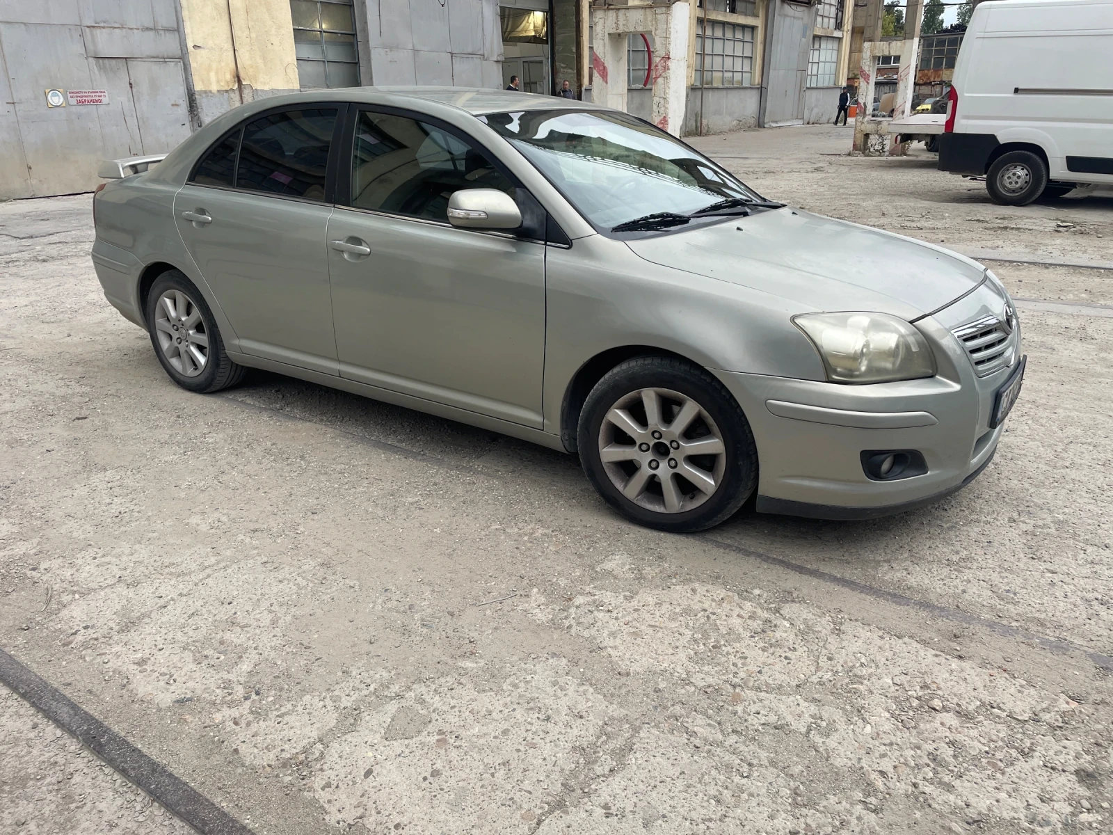 Toyota Avensis 2.2  - изображение 2