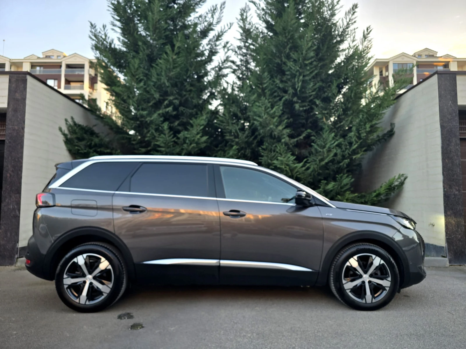 Peugeot 5008 NEW LINE 1.6 PURE TECH GT-LINE 180КС EAT8 FULL  - изображение 4