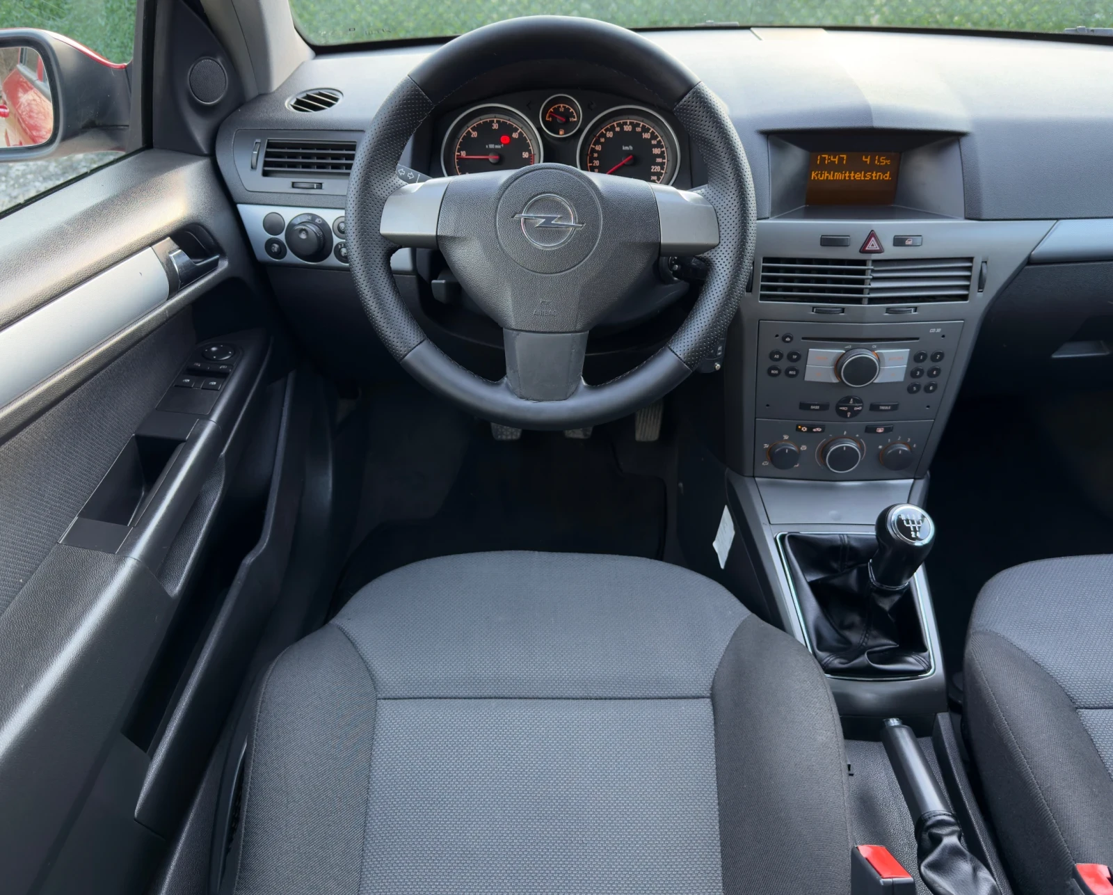 Opel Astra 1.7CDTi 101hp, снимка 11 - Автомобили и джипове - 53727486