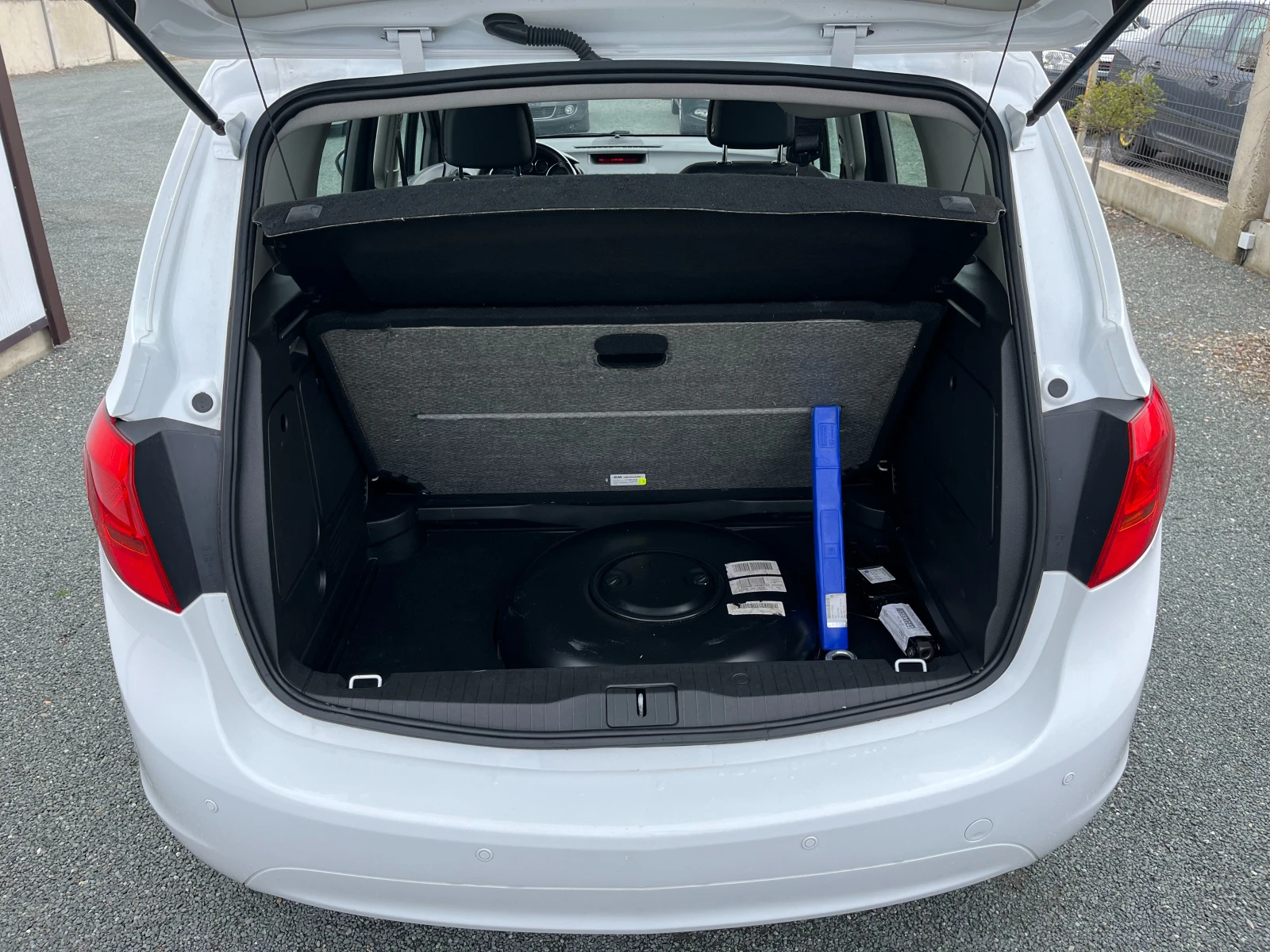 Opel Meriva 1.4i-ГАЗ, 6ск., снимка 14 - Автомобили и джипове - 54054292