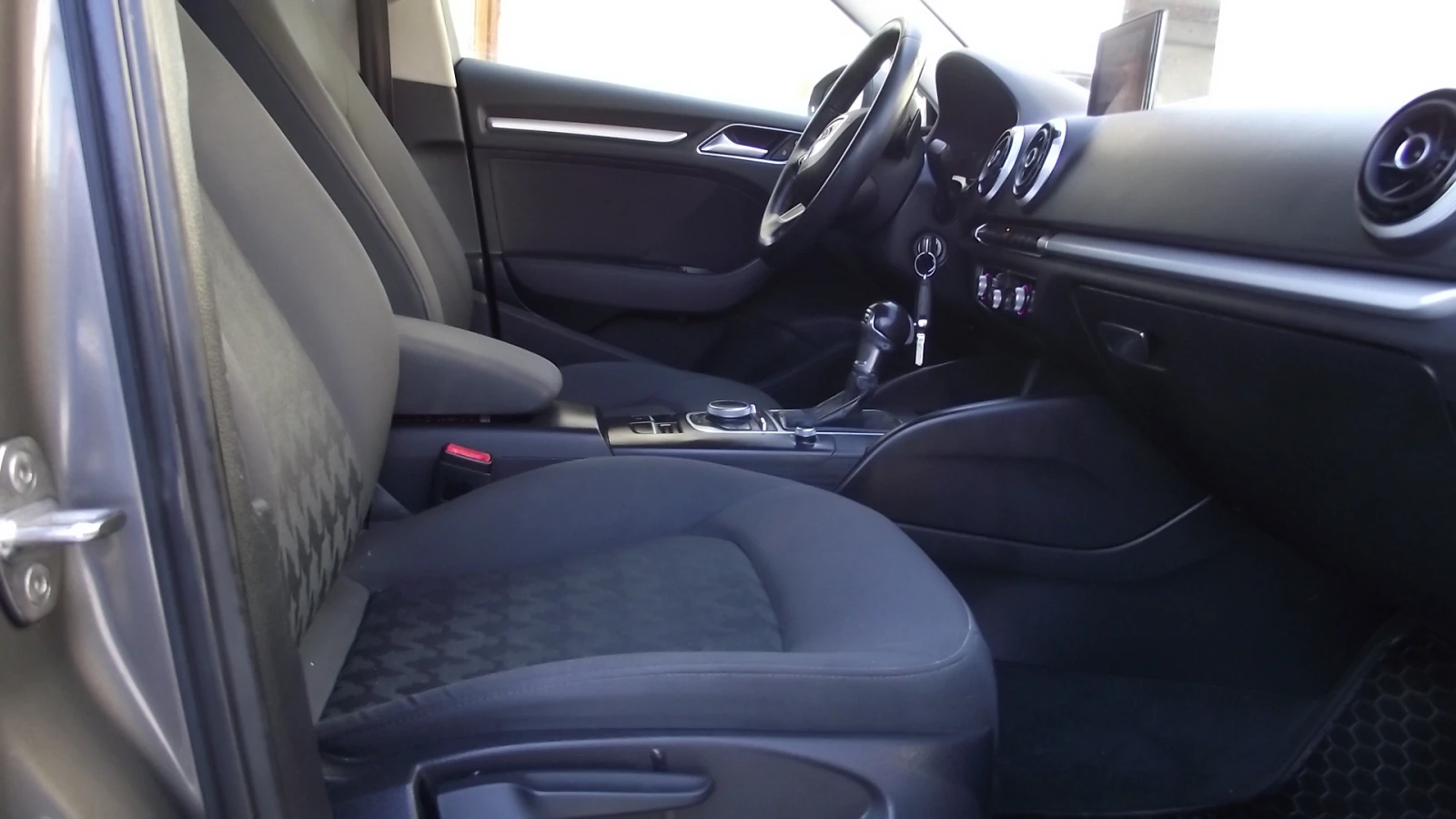 Audi A3 1.6.d.110.k.c.navi.avtomat., снимка 14 - Автомобили и джипове - 54289870