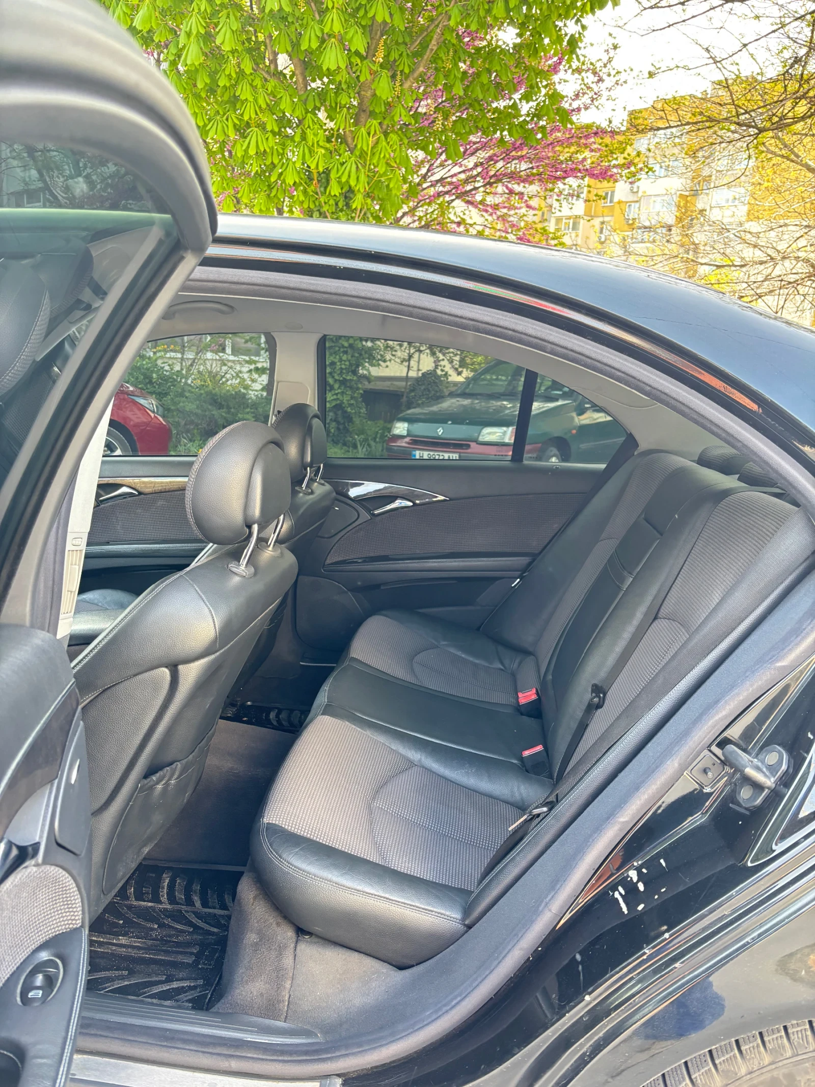 Mercedes-Benz E 320, снимка 8 - Автомобили и джипове - 54587004