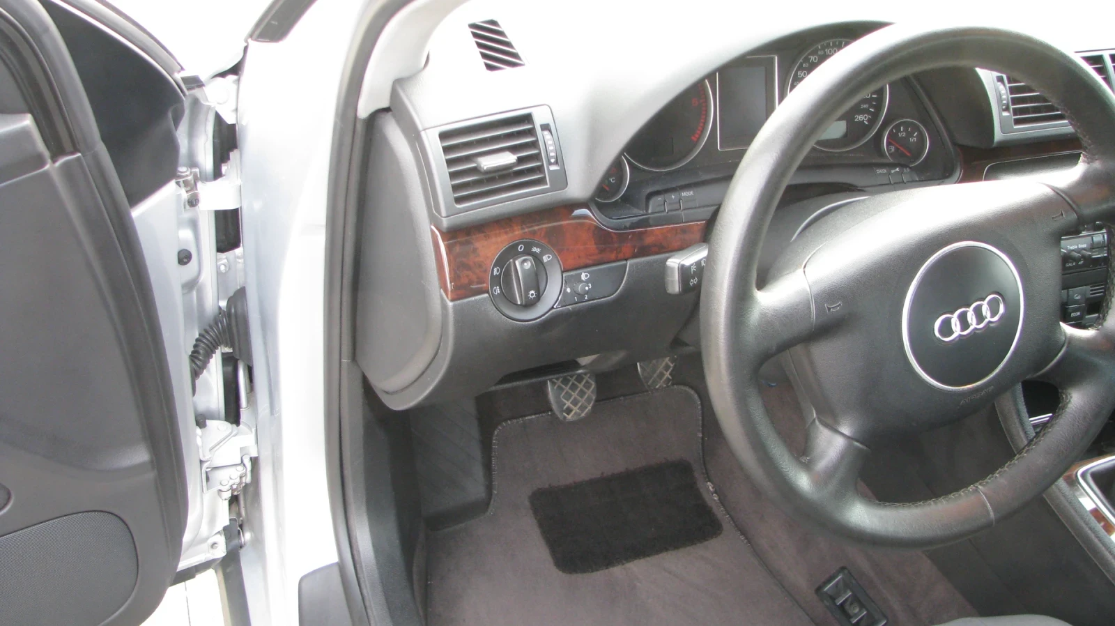 Audi A4, снимка 10 - Автомобили и джипове - 54781799