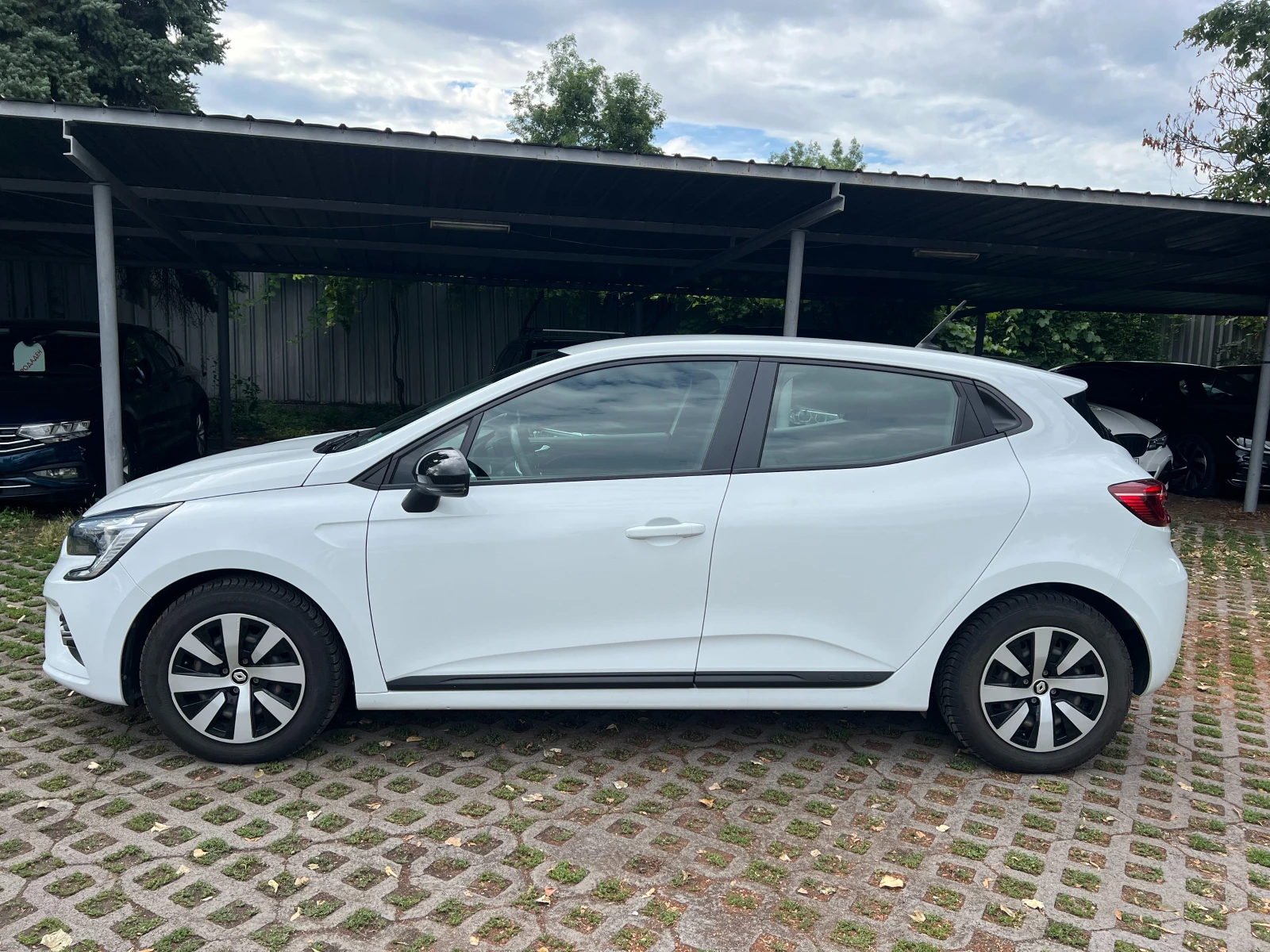 Renault Clio 1.6 E-Tech Hybrid , снимка 3 - Автомобили и джипове - 55135747