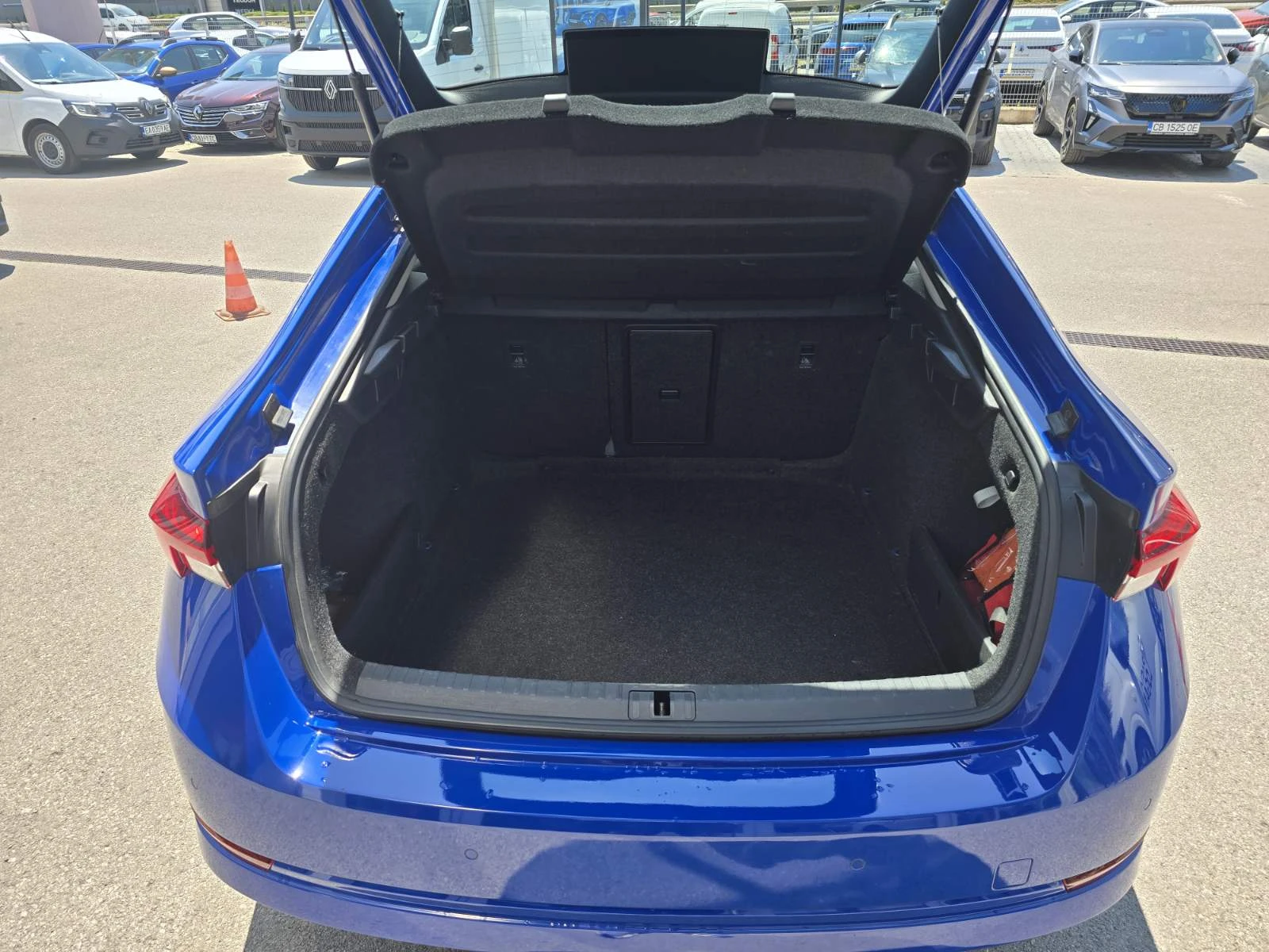 Skoda Octavia 2.0 dCi 115 hp, снимка 16 - Автомобили и джипове - 55400226