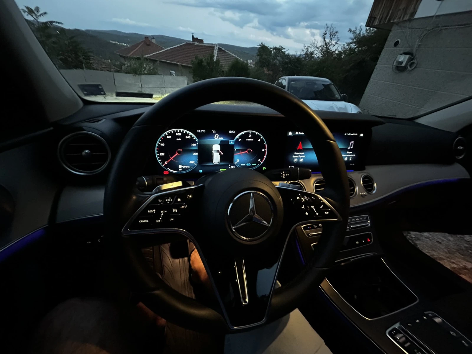 Mercedes-Benz 220 d T 4-Matic Advantage Airmatik, снимка 8 - Автомобили и джипове - 56149427