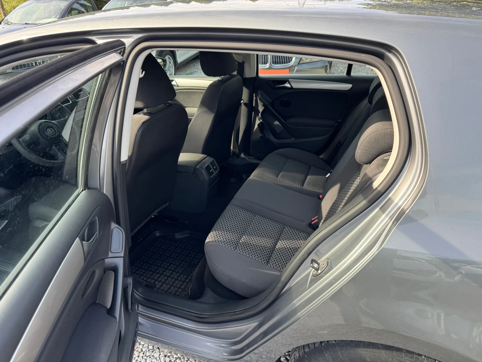 VW Golf 1.6TDI/105�� | Mobile.bg � ����������� 10