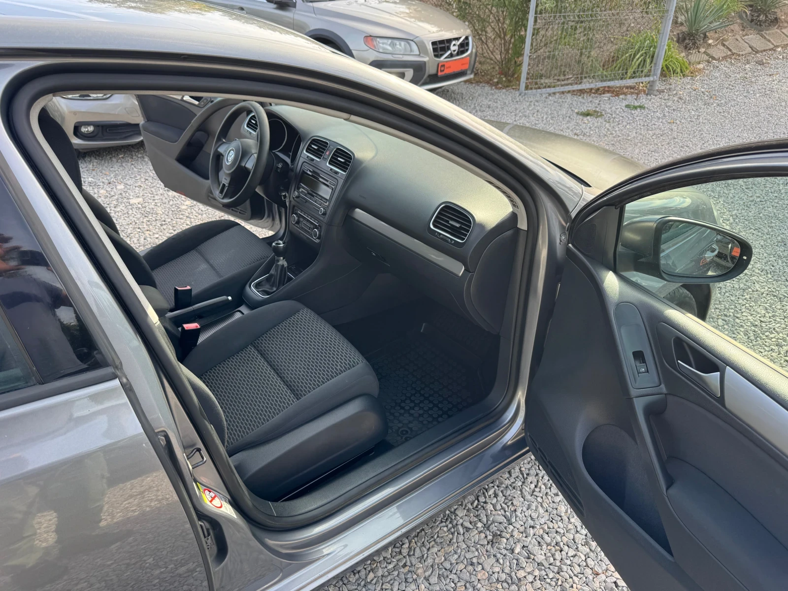 VW Golf 1.6TDI/105�� | Mobile.bg � ����������� 12