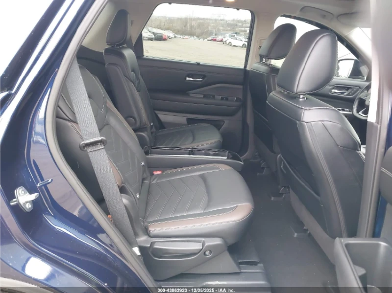 Nissan Pathfinder PLATINUM* 4WD* ОБДУХВАНЕ* ПОДГРЕВ* 360, снимка 9 - Автомобили и джипове - 52881758