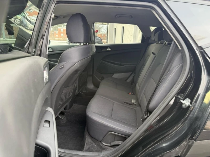 Hyundai Tucson * SE * CARFAX * , снимка 12 - Автомобили и джипове - 53019994
