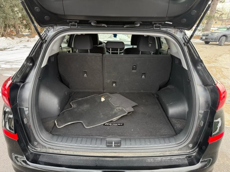 Hyundai Tucson * SE * CARFAX * , снимка 11 - Автомобили и джипове - 53019994