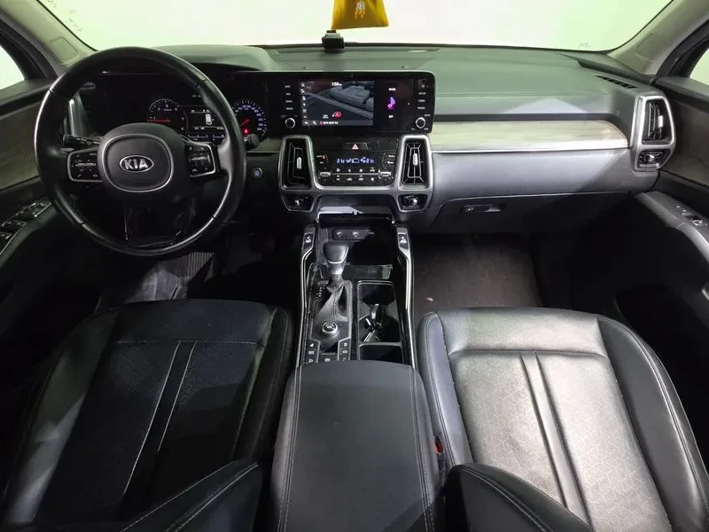 Kia Sorento DIESEL 2.2 2WD TRENDY, снимка 7 - Автомобили и джипове - 54939453