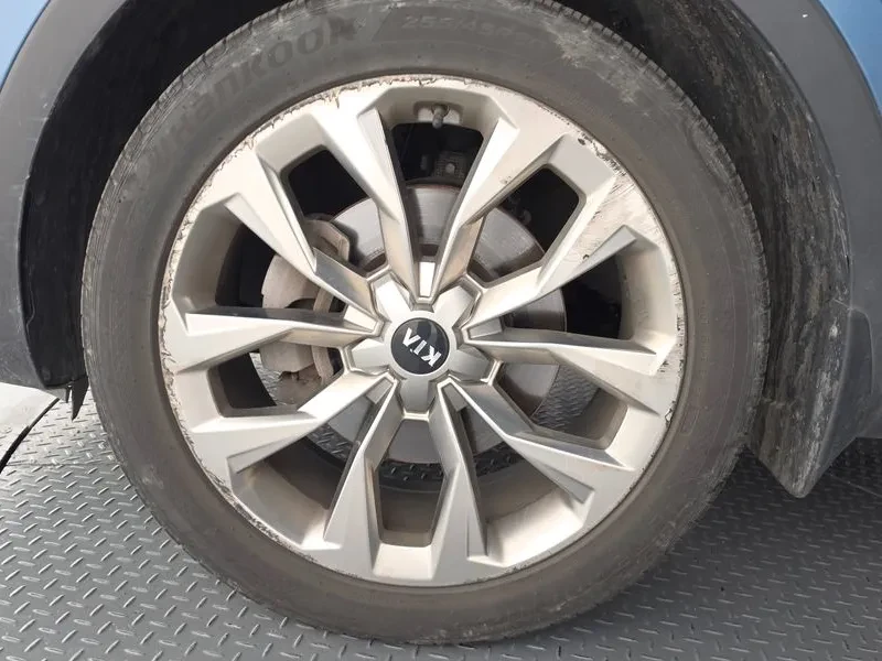 Kia Sorento DIESEL 2.2 2WD TRENDY, снимка 5 - Автомобили и джипове - 54939453