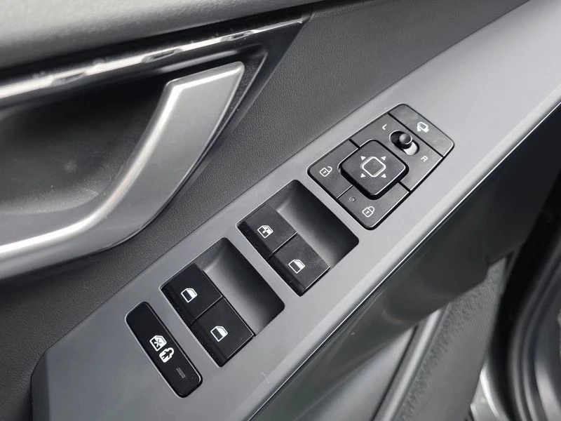 Kia Niro 1.6 141 hp Automatic, снимка 12 - Автомобили и джипове - 55769872