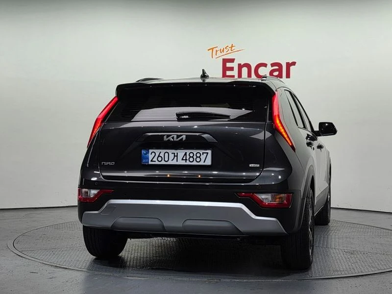 Kia Niro 1.6 141 hp Automatic, снимка 4 - Автомобили и джипове - 55769872