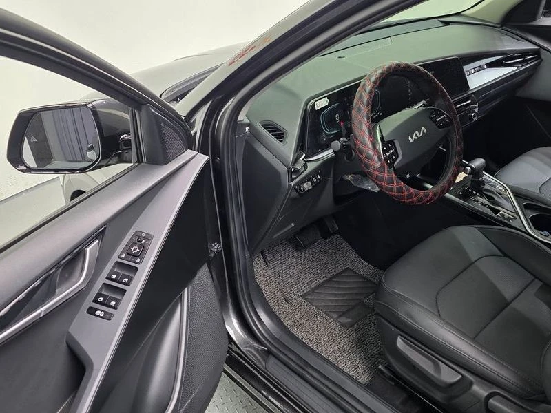 Kia Niro 1.6 141 hp Automatic, снимка 11 - Автомобили и джипове - 55769872