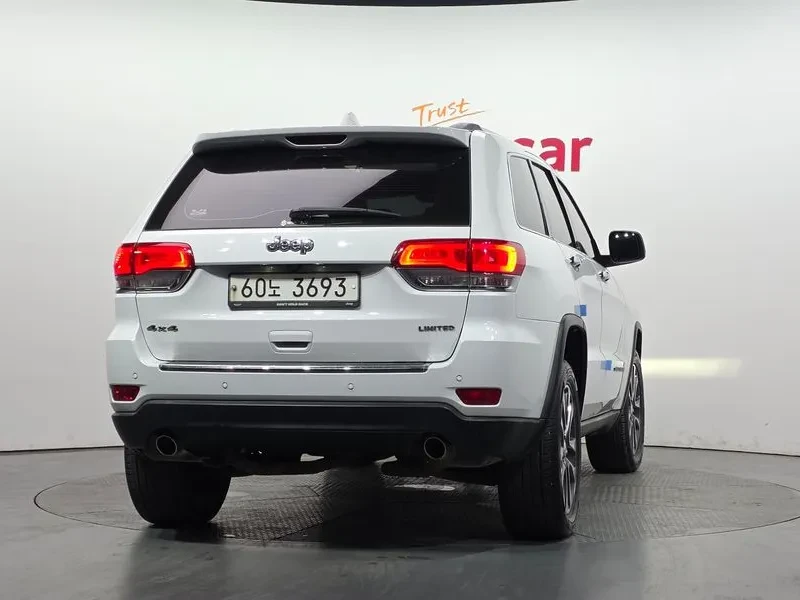 Jeep Cherokee 3.6 AWD - САМО 30% АВАНС, снимка 4 - Автомобили и джипове - 56031036