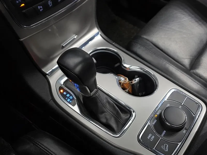 Jeep Cherokee 3.6 AWD - САМО 30% АВАНС, снимка 9 - Автомобили и джипове - 56031036