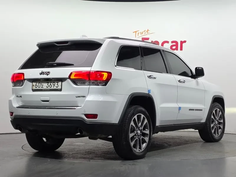 Jeep Cherokee 3.6 AWD - САМО 30% АВАНС, снимка 2 - Автомобили и джипове - 56031036